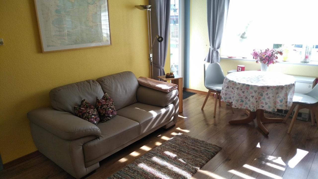 Haus Tertius - Strand- Und Hafennahe Ruhige Ferienwohnung Busum Exterior photo
